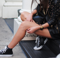 dziewczyna, trampki, moda, converse, nogi, brunetka