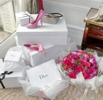 projektant, prezenty, różowe, szpileczki, dior, exclusive, róże