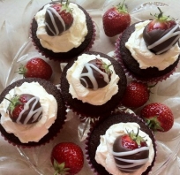babeczki, słodkie, truskawki, owoce, strawberry, słodycz, mniam