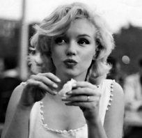 Marilyn Monroe, Miłość, czarno-biały 