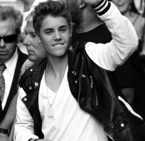 justin biber, styl, moda, fashion, kurtka, skóra, basebolówka