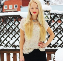 moda, blondynka, blond, usta, czerwone, śnieg, zima, moda, bluzka
