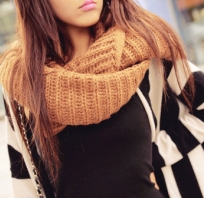 dziewczyna, girl, kobieta, moda, szal, komin, sweterek, top, urocze