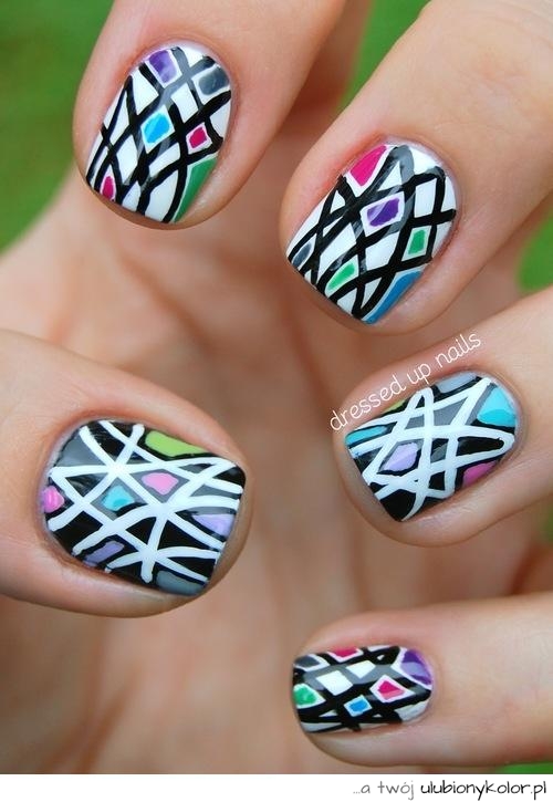 paznokcie, nails, kolorowe, malowane, czarny, biały, róź, wzorki