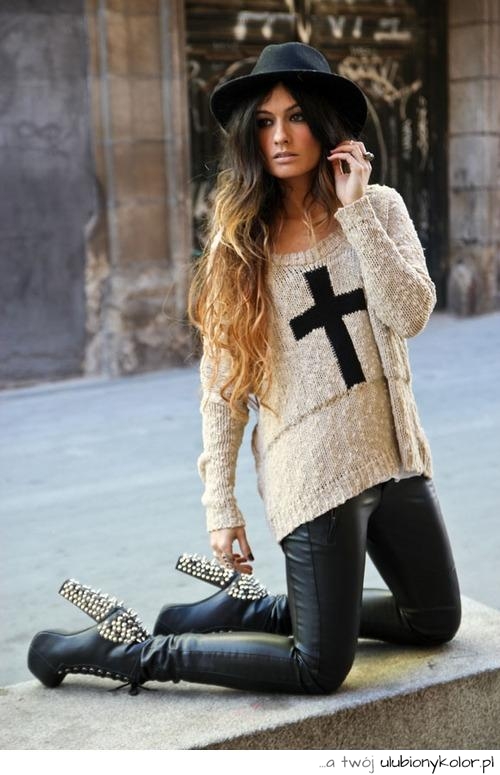 glam, rock, kapelusz, skóra, ćwieki, krzyż, swetr, moda