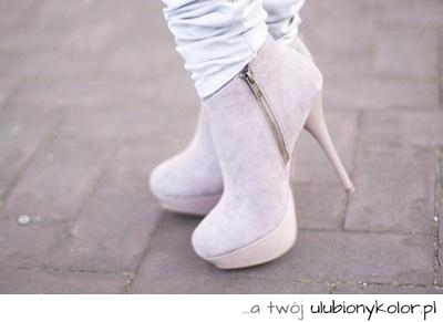 szpilki, zamsz, moda, styl, kobieta, nogi, fajne