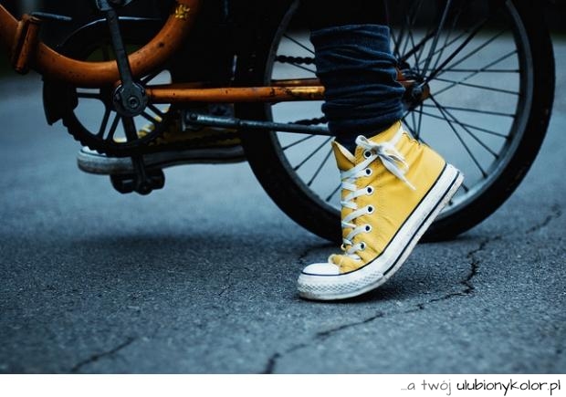 Wszystkie gwiazdy, Bike, Converse, Crack, koronki, buty