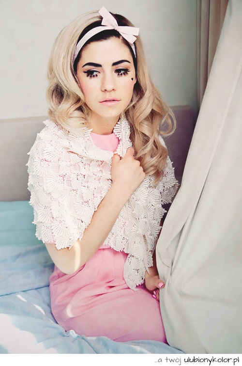 lolita, moda, trend, oldschool, koronki, kokardki, pastel