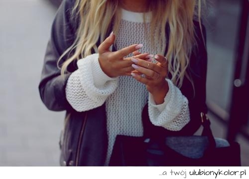 sweter, biały, kurtka, skóra, kate, moss, styl, modnie, torebka