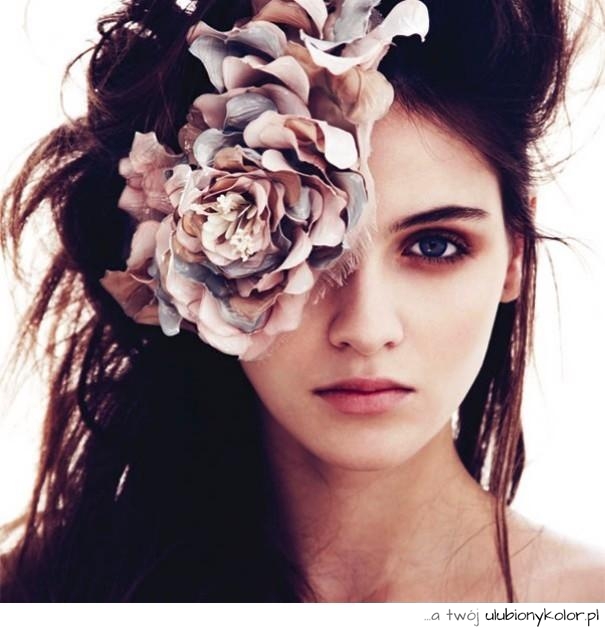 dziewczyna, modelka, sexy, love, kwiat, styl, moda 2012