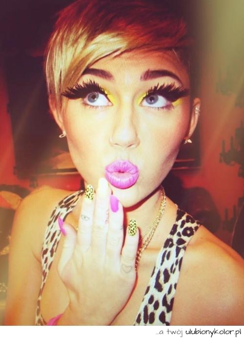 Miley Cyrus, kobieta, mina, śmieszna, rzęsy