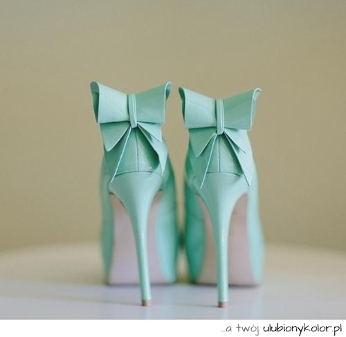 szpilki, piękne, kolor, blada zieleń, kokardy, moda, styl, piękne, seksowne, super