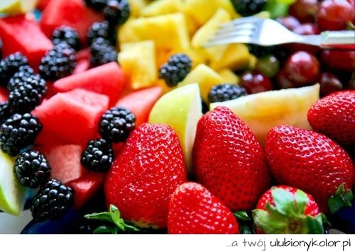 sałatka, truskawki, ananas, banan, jerzyny