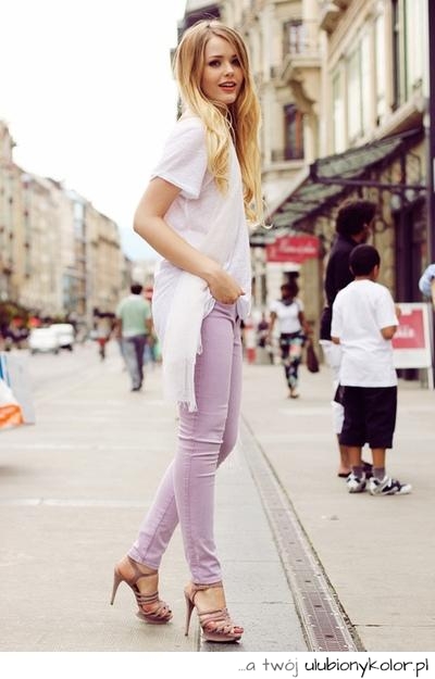strój, spodnie, szpilki, blondynka, sexy, moda, damska, ulica, bluzka, seksowna, usta, pasemla, pastele, kolorowe, kolory