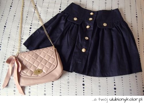 ubranie, moda , styl, torebka, spódnica, classic, klasycznie, modnie, urocza, dla kobiety, kobieca