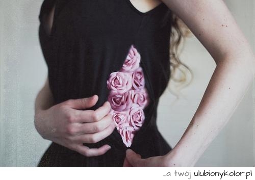 sukienka, czarna, róże, gorset, kobieta, blondynka, dziewczyna, moda , styl
