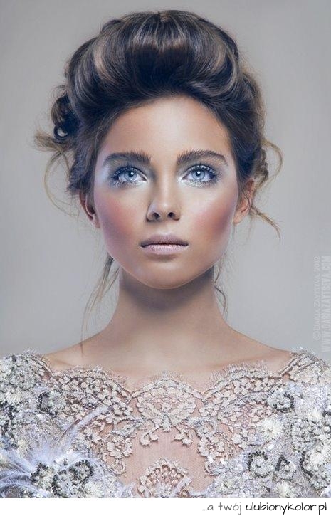 makijaż, włosy, niebieskie oczy, piękne usta, make up, kobieta, dziewczyna