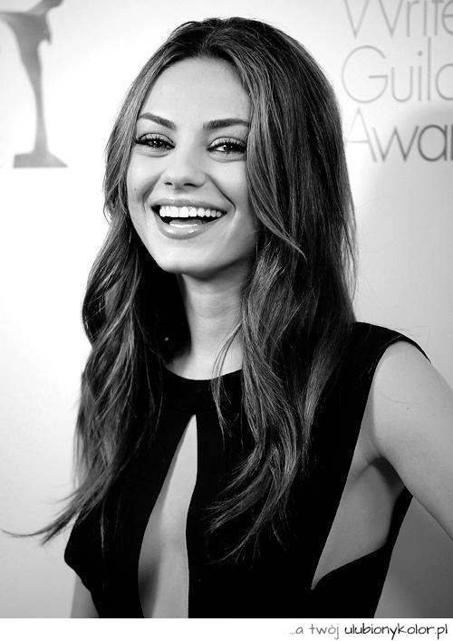 moda, mila, kunis, brunetka, ładna, uśmiech, włosy, długie włosy, szczupła, kobieca, kobieta