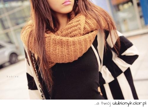 dziewczyna, girl, kobieta, moda, szal, komin, sweterek, top, urocze